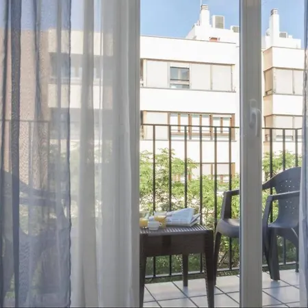 Cozy Flat Near Torres De Serrano Valencia Exterior photo